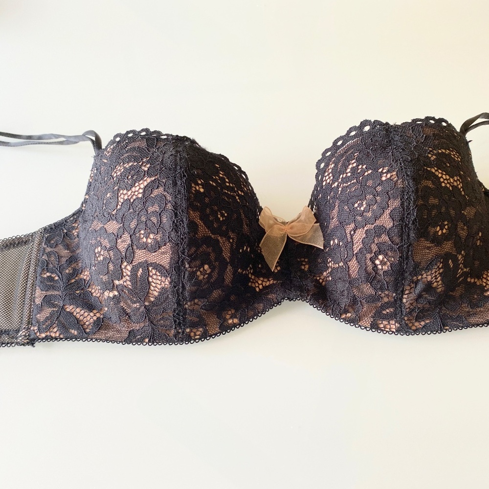 b.tempt'd Black lace underwire bra, Size USA 36C, FR 95C, EUR/JPN 80C